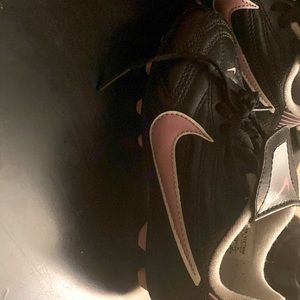 NIKE GIRLS Soccer Cleats SIZE 11C